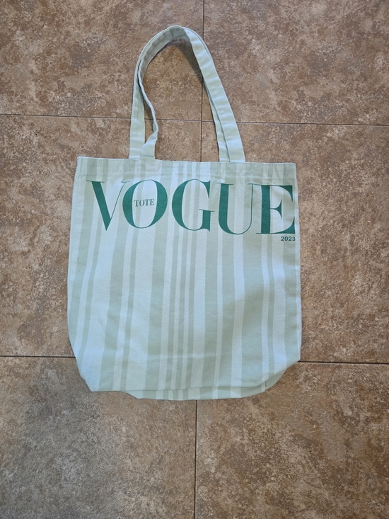Vogue Handbags - Vogue Mint & White Striped Tote